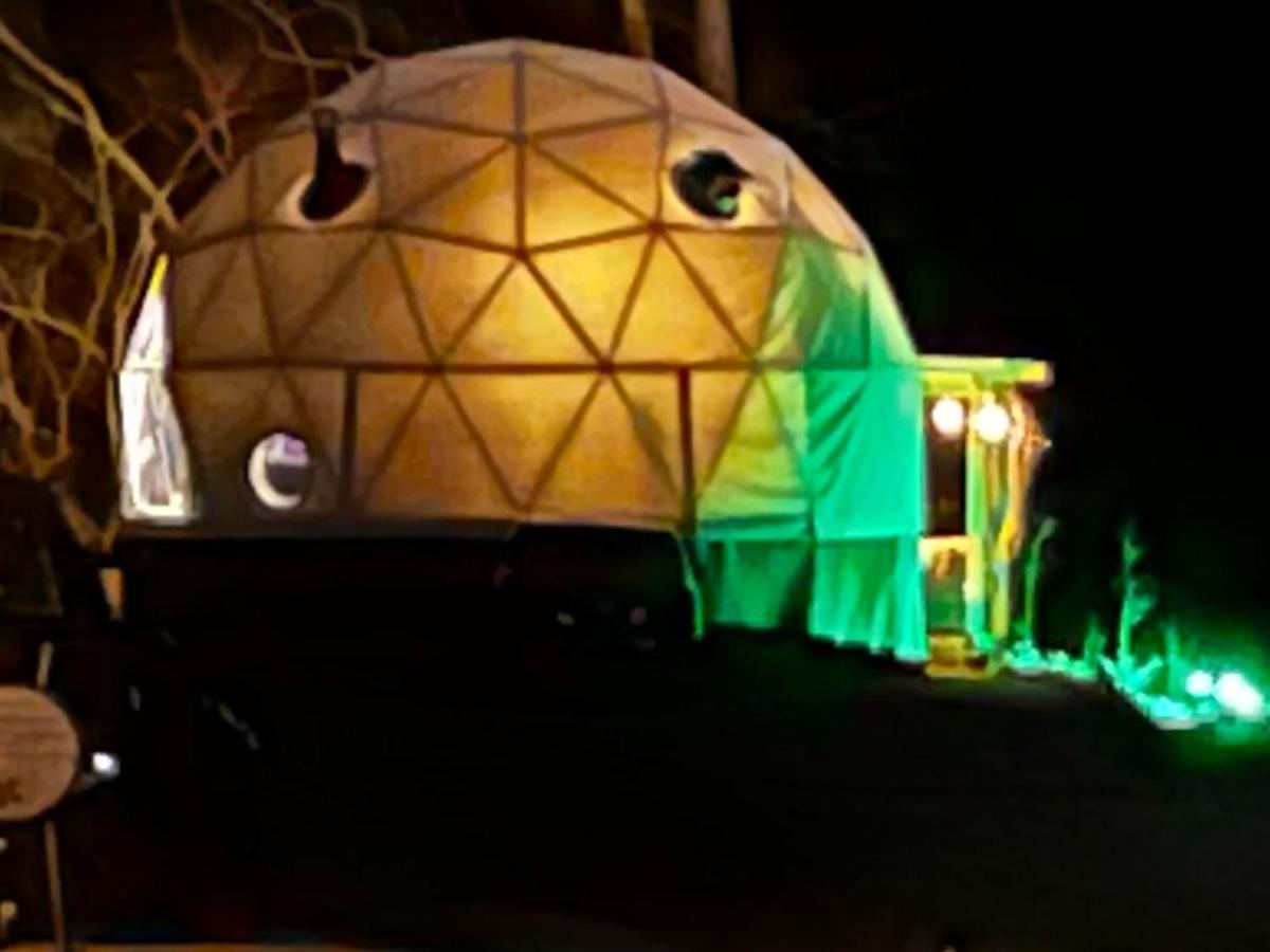 Отель Waterfront Luxury Glamping Dome Rogersville Экстерьер фото