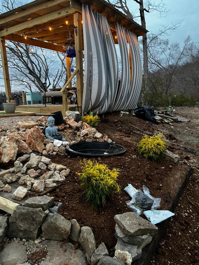 Отель Waterfront Luxury Glamping Dome Rogersville Экстерьер фото