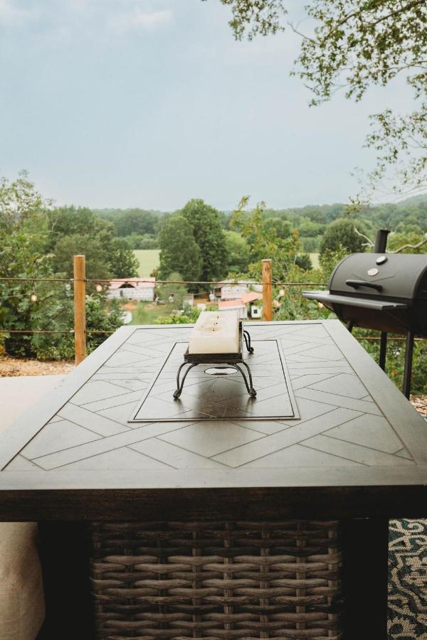 Отель Waterfront Luxury Glamping Dome Rogersville Экстерьер фото
