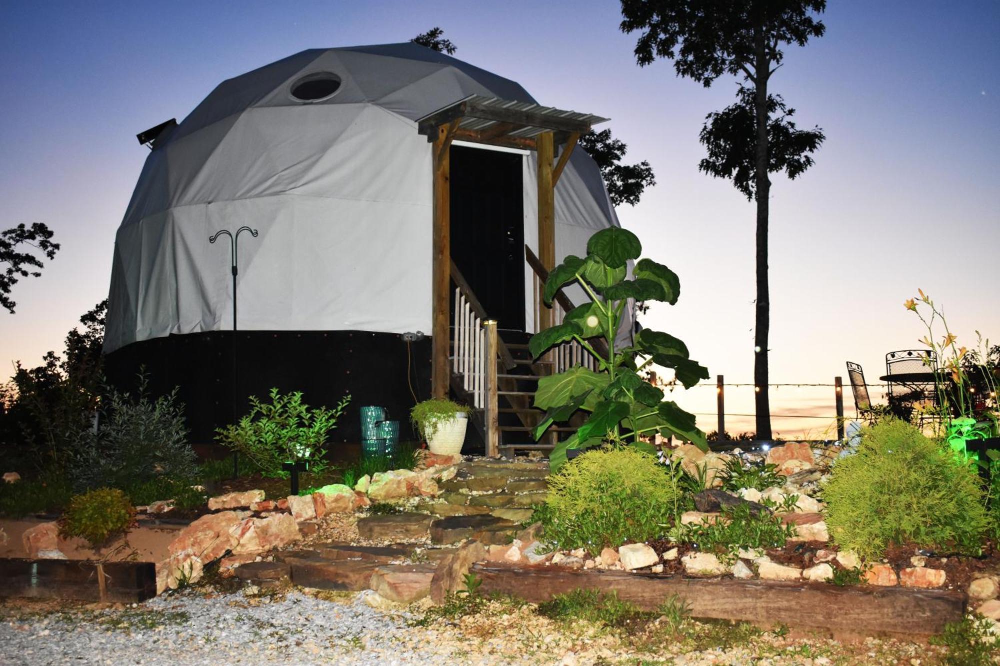 Отель Waterfront Luxury Glamping Dome Rogersville Экстерьер фото